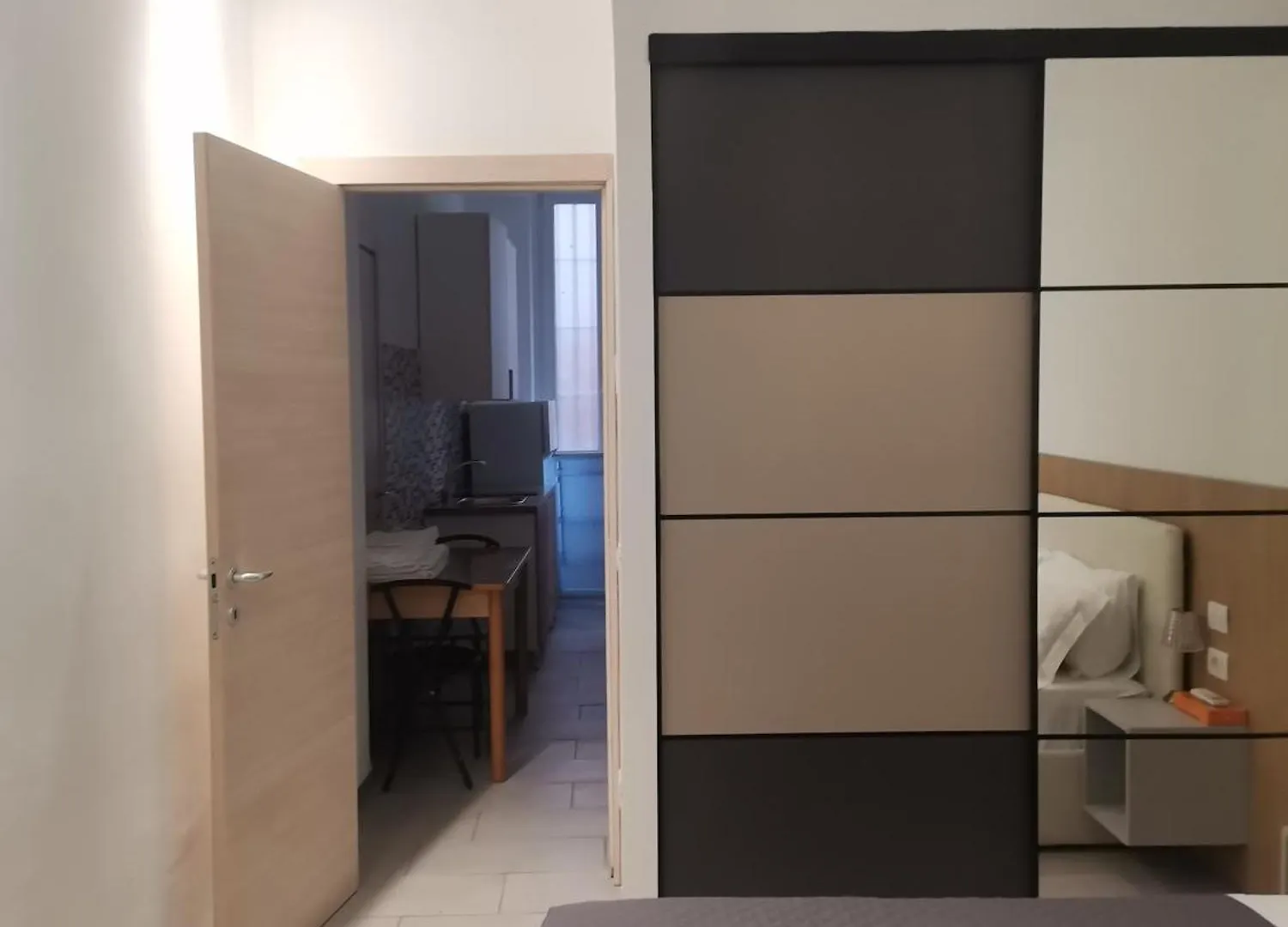 Milan Cenisio 3 Bed & Breakfast Italy