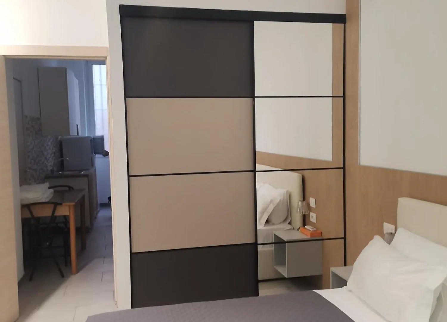 Milan Cenisio 3 Bed & Breakfast